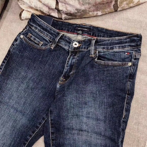 New Tommy Hilfiger Women's Mid Rise Skinny Jeans - Picture 2 of 7